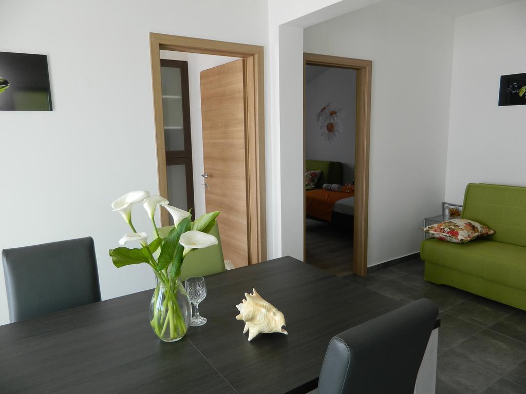 Apartmani Marinovic Podgora Exteriör bild