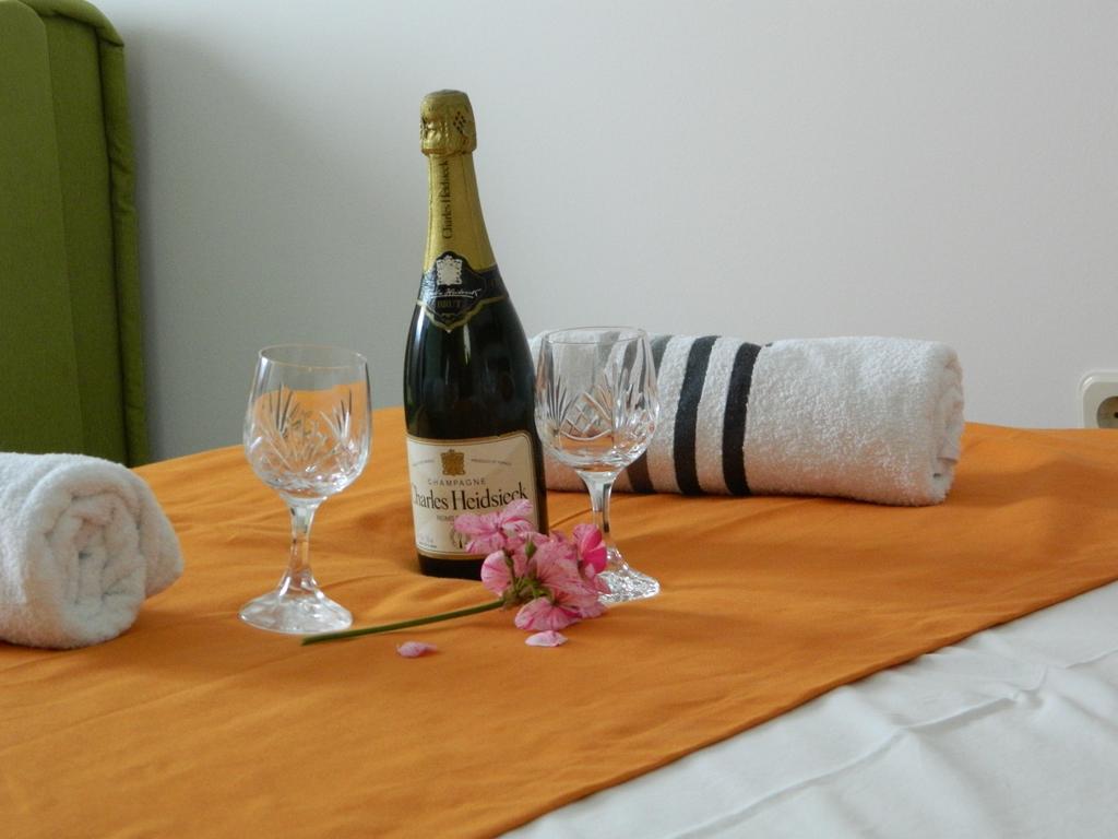 Apartmani Marinovic Podgora Exteriör bild