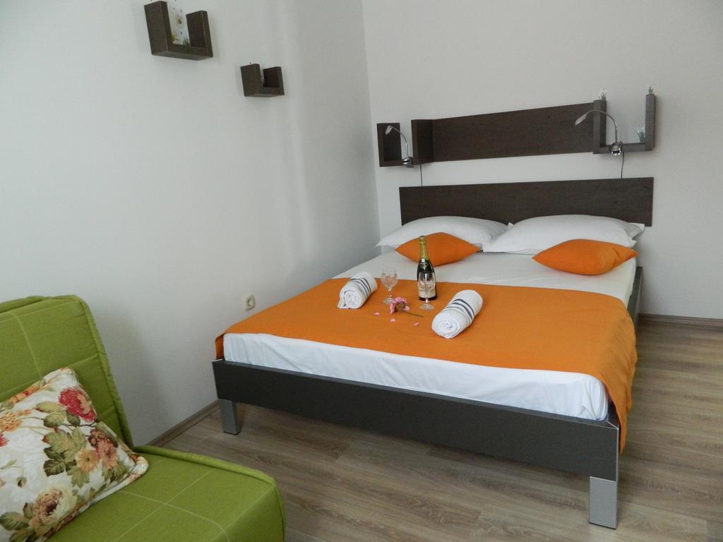 Apartmani Marinovic Podgora Exteriör bild