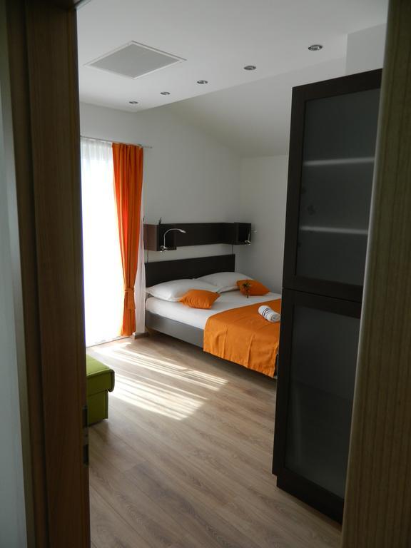 Apartmani Marinovic Podgora Exteriör bild