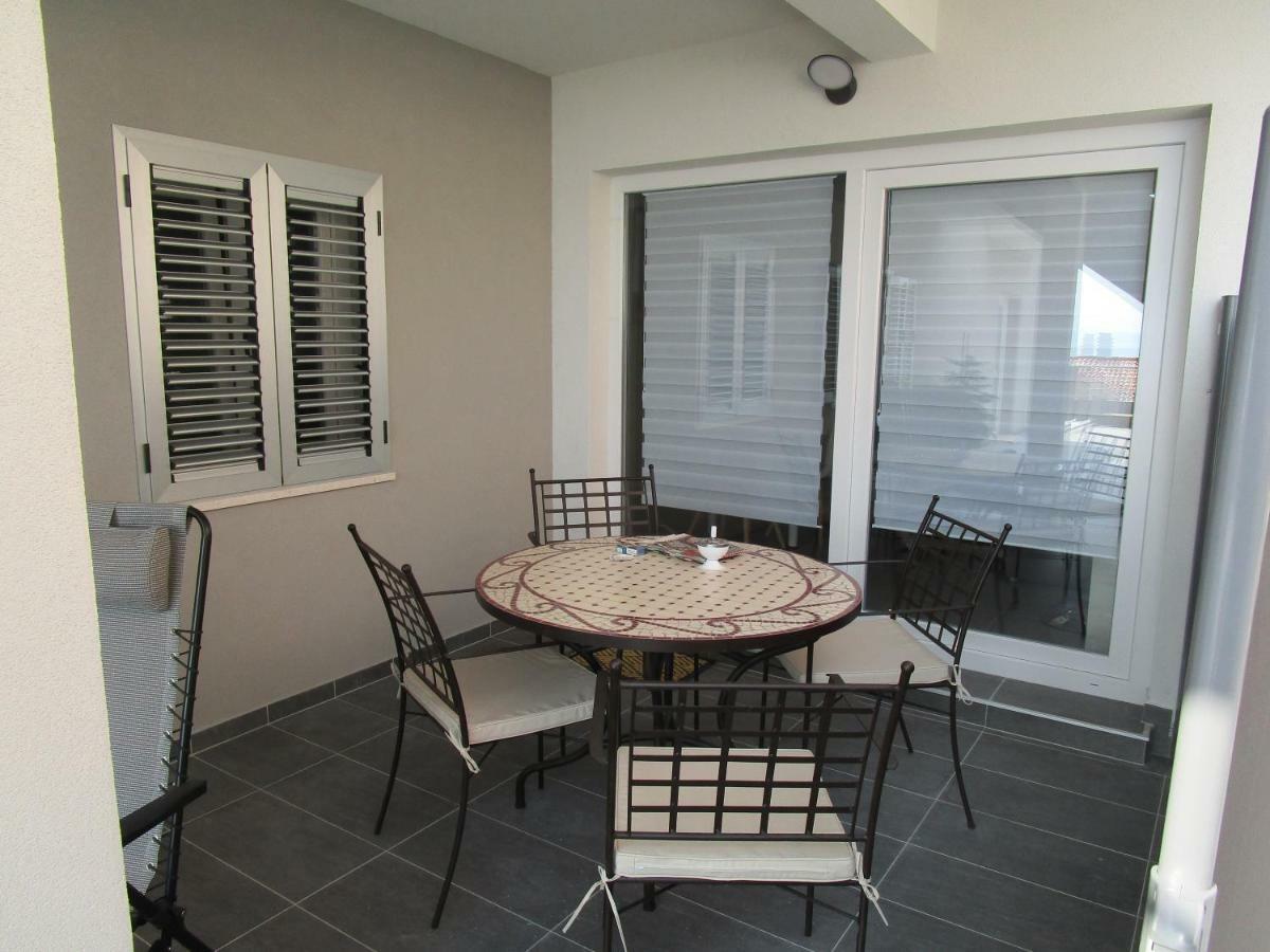 Apartmani Marinovic Podgora Exteriör bild
