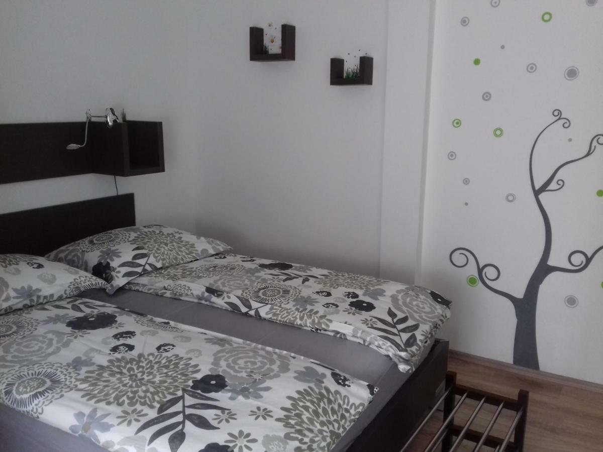 Apartmani Marinovic Podgora Exteriör bild