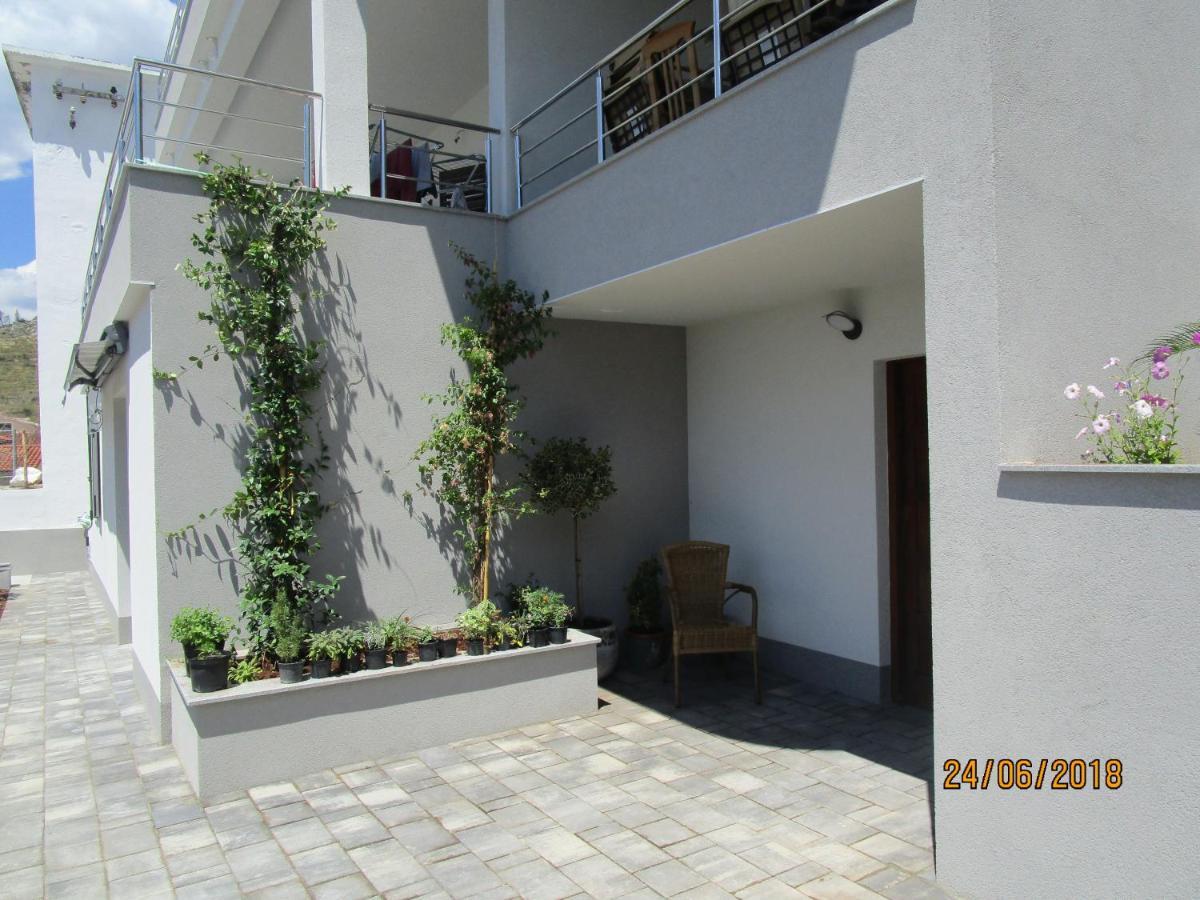 Apartmani Marinovic Podgora Exteriör bild
